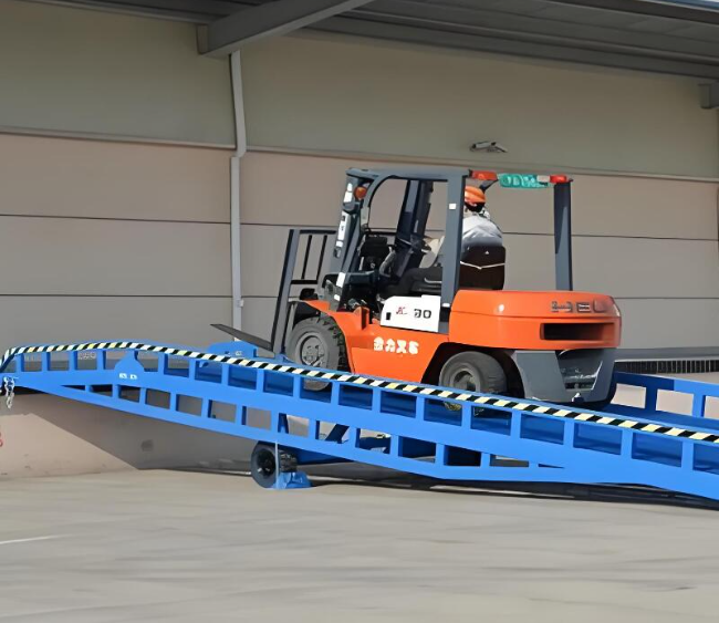 西秀移动式卸货平台（叉车用）